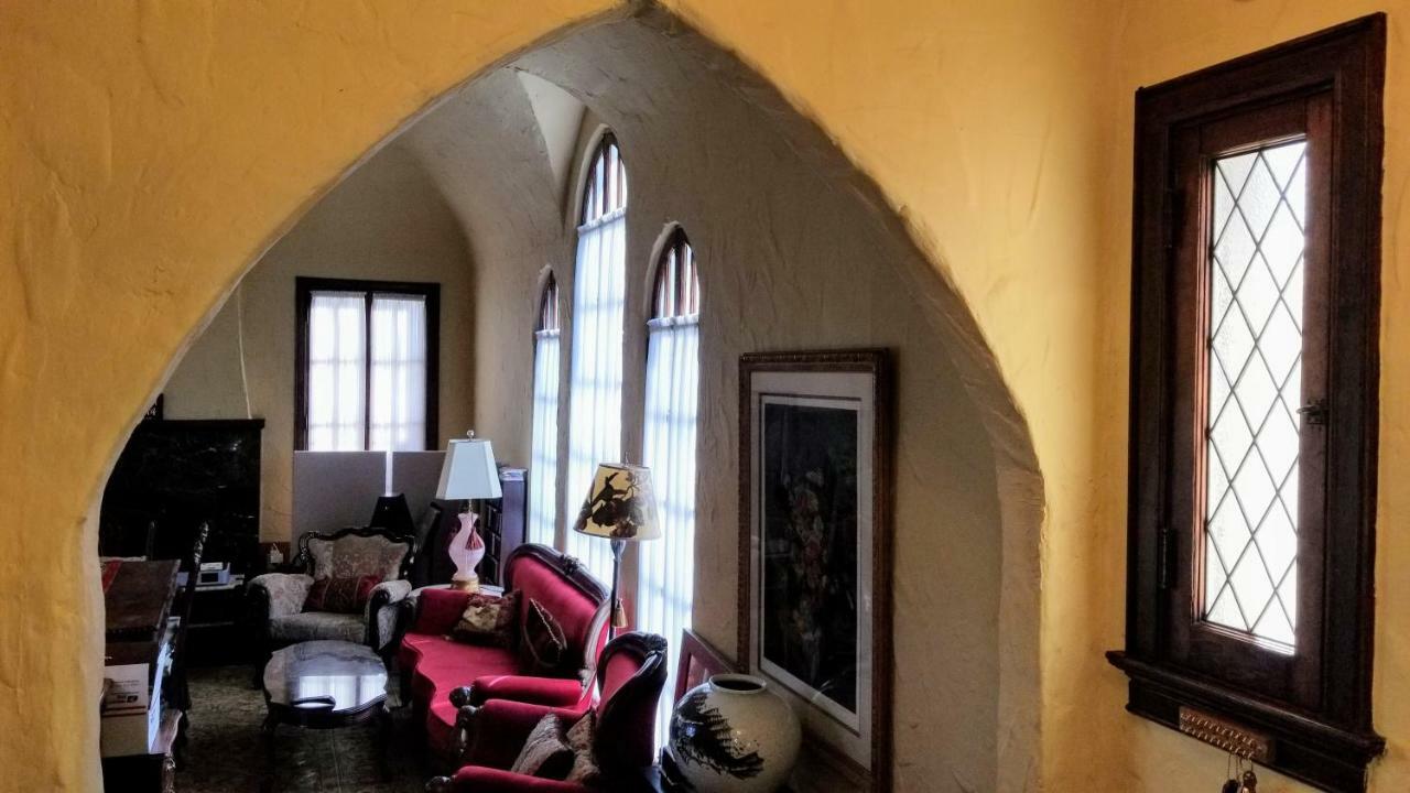 Westchester Place Homestay Los Angeles
